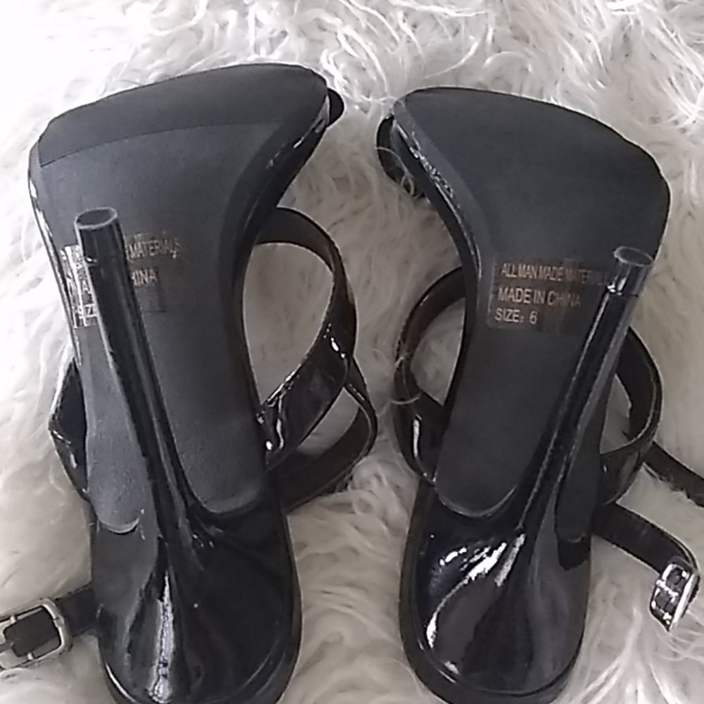 Wild diva 😍 casual sandals - Picture 3 of 4